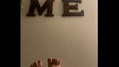 Foot play Thumb