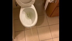 Piss video in toliet Thumb