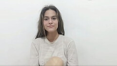 HERMANASTRA CACHONDA APROVECHA QUE LA DEJAN CUIDANDO A SU HERMANASTRO PEQUE&Ntilde_O PARA ENSE&Ntild Thumb