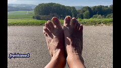 pied nu dans la nature franksexe1 Thumb