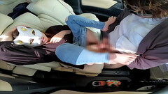 旦那と買い物中に不倫男とカーセックス Thumb