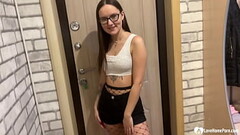 Nerdy chick shows off her cock-pleasing skills Thumb