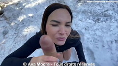 Une fran&ccedil_aise suce une grosse bite dans la neige et avale tout le sperme - Ejaculation buccal Thumb