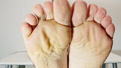 Feet Show Thumb
