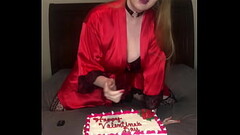 Cake smash with my ass Thumb