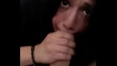 Jovencita realizando tremenda mamada Thumb