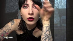 Exibithionismus Challenge public in einem Restaurant, Fantasie Lou Nesbit, Lia Louise Thumb